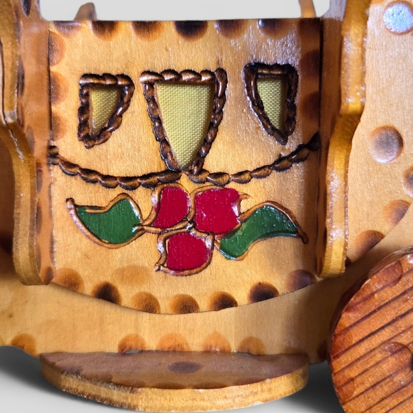 Vintage Tramp Art Carriage Gift or Trinket Box, Cinderella Coach Ring Box - Picture 10 of 12